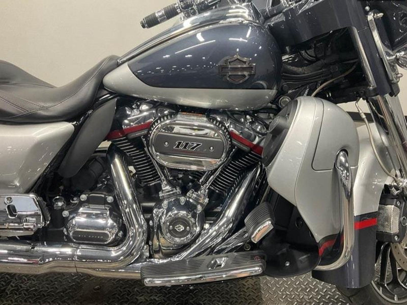 Harley-Davidson Motorcycle 2019 Harley-Davidson Screamin' Eagle Street Glide CVO FLHXSE 117" One Owner w/ 4,577 Miles! $22,995 (Sneak Peek Deal)