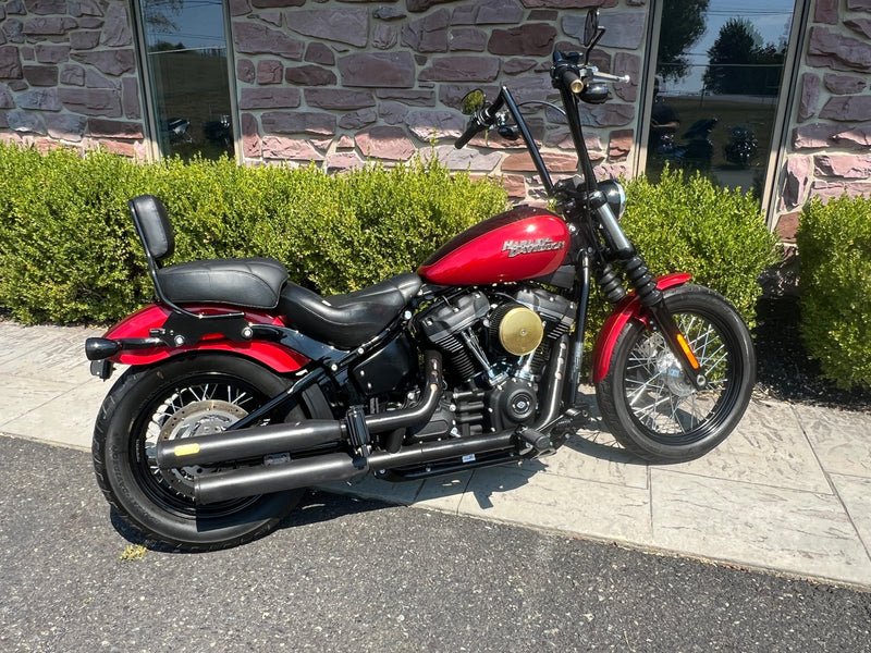 Harley-Davidson Motorcycle 2019 Harley-Davidson Softail Street Bob FXBB Only 7k Miles, Clean Carfax, Many Extras! - $10,995