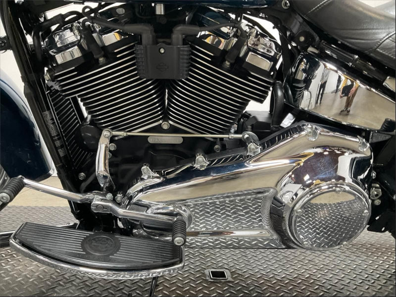 Harley-Davidson Motorcycle 2020 Harley-Davidson Softail Heritage Classic FLHC Tahitian Teal Chrome Package 21" Wheel One Owner Low Miles Upgrades! $14,995 (In Transit)