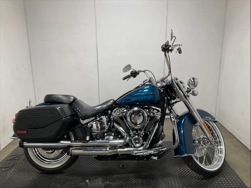 Harley-Davidson Motorcycle 2020 Harley-Davidson Softail Heritage Classic FLHC Tahitian Teal Chrome Package 21" Wheel One Owner Low Miles Upgrades! $14,995 (In Transit)