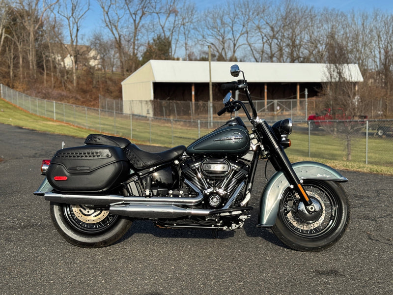 Harley-Davidson Motorcycle 2020 Harley-Davidson Softail Heritage Classic FLHCS 114" 2-Tone One Owner Low Miles! $11,995