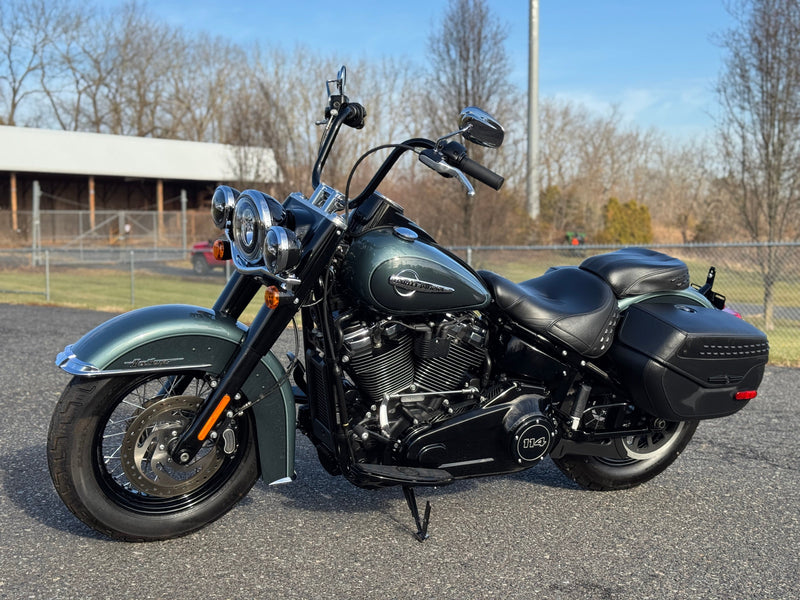 Harley-Davidson Motorcycle 2020 Harley-Davidson Softail Heritage Classic FLHCS 114" 2-Tone One Owner Low Miles! $11,995