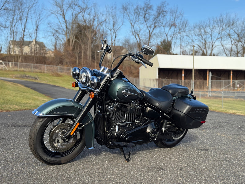 Harley-Davidson Motorcycle 2020 Harley-Davidson Softail Heritage Classic FLHCS 114" 2-Tone One Owner Low Miles! $11,995