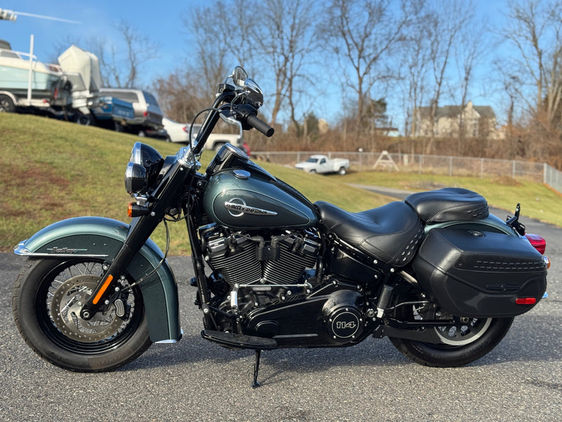 Harley-Davidson Motorcycle 2020 Harley-Davidson Softail Heritage Classic FLHCS 114" 2-Tone One Owner Low Miles! $11,995