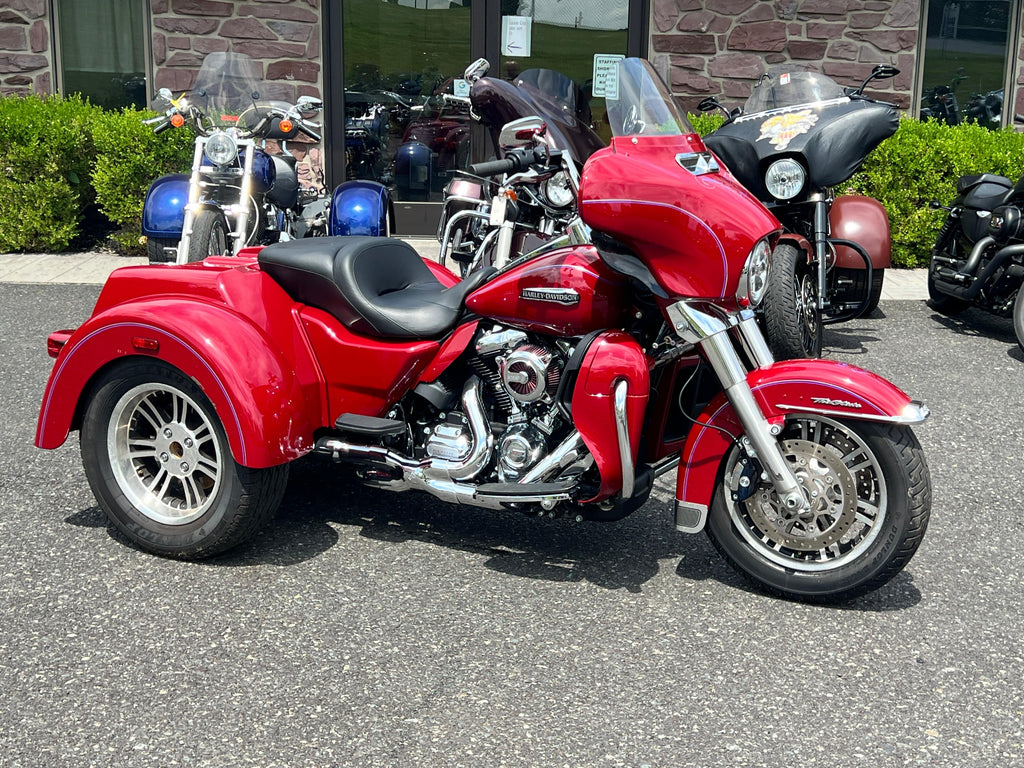 Harley-Davidson Motorcycle 2021 Harley-Davidson Triglide Ultra FLHTCUTG 114" Street Glide Trike! RDRS! Many Extras! Only 4,942 Miles! $29,995