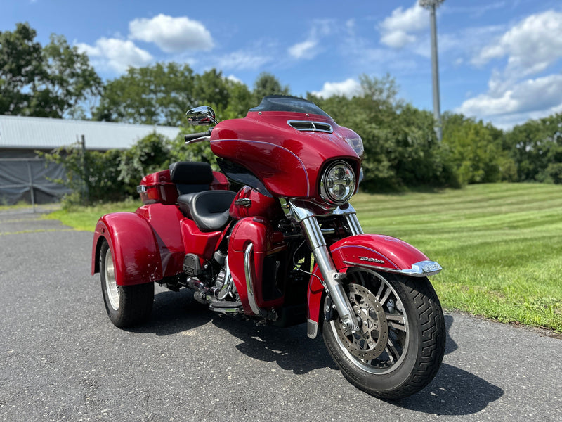 Harley-Davidson Motorcycle 2021 Harley-Davidson Triglide Ultra FLHTCUTG 114" Street Glide Trike! RDRS! Many Extras! Only 4,942 Miles! $29,995