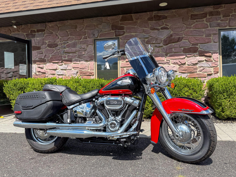 Harley-Davidson Motorcycle 2022 Harley Davidson Softail Heritage Classic FLHCS 114 2-Tone w/ Only 967 Miles! One-Owner Clean Carfax! $15,995