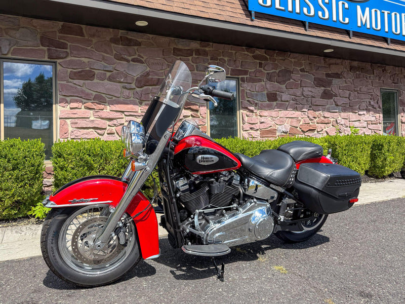 Harley-Davidson Motorcycle 2022 Harley Davidson Softail Heritage Classic FLHCS 114 2-Tone w/ Only 967 Miles! One-Owner Clean Carfax! $15,995