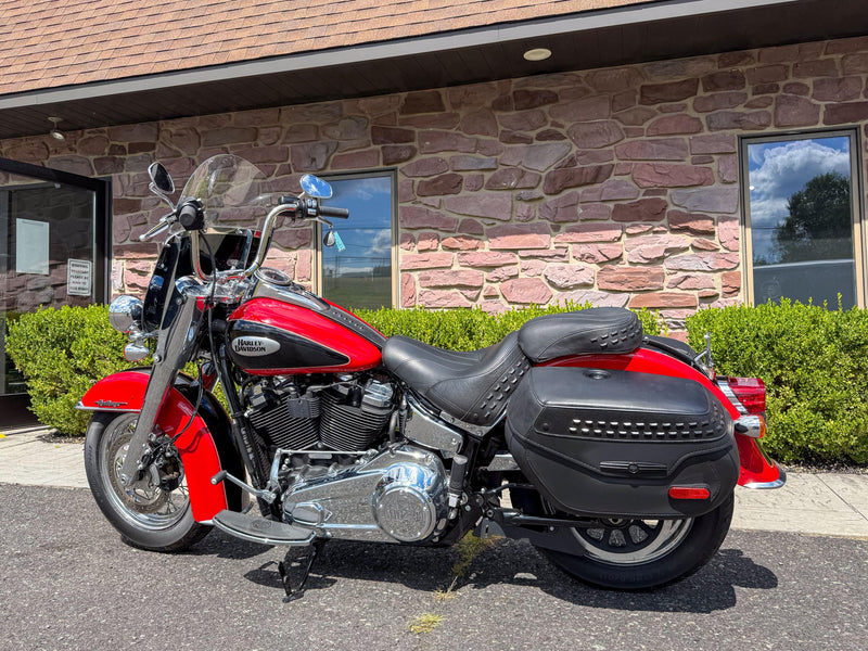 Harley-Davidson Motorcycle 2022 Harley Davidson Softail Heritage Classic FLHCS 114 2-Tone w/ Only 967 Miles! One-Owner Clean Carfax! $15,995