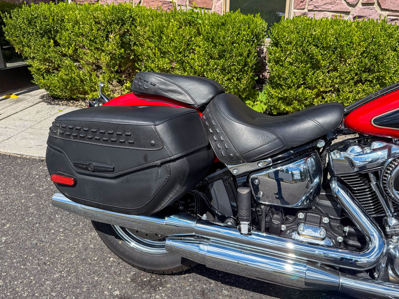 Harley-Davidson Motorcycle 2022 Harley Davidson Softail Heritage Classic FLHCS 114 2-Tone w/ Only 967 Miles! One-Owner Clean Carfax! $15,995