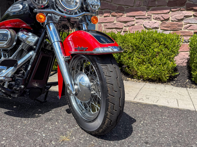 Harley-Davidson Motorcycle 2022 Harley Davidson Softail Heritage Classic FLHCS 114 2-Tone w/ Only 967 Miles! One-Owner Clean Carfax! $15,995