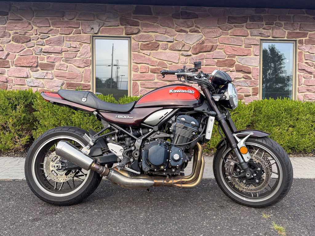 Kawasaki Motorcycle 2018 Kawasaki ZR900CJF Z900RS, Retro Styling, One Owner, Clean Carfax! $7,995
