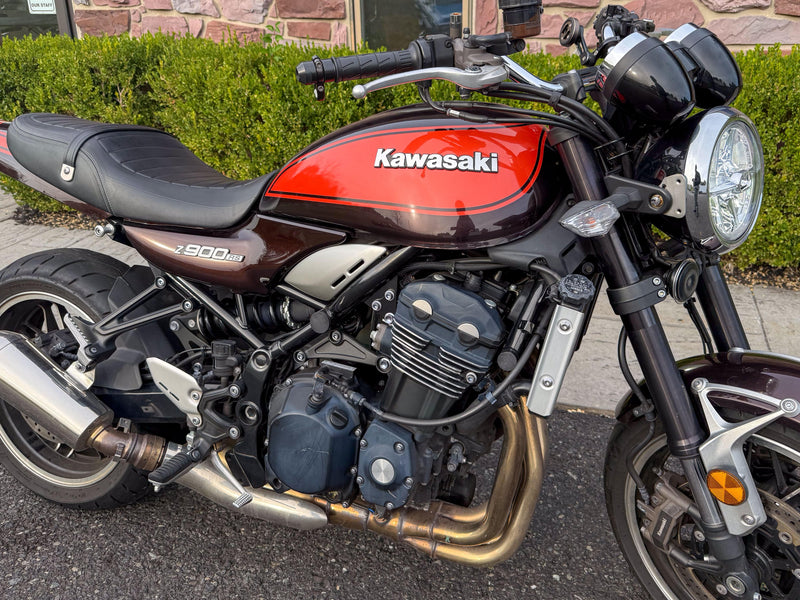 Kawasaki Motorcycle 2018 Kawasaki ZR900CJF Z900RS, Retro Styling, One Owner, Clean Carfax! $7,995
