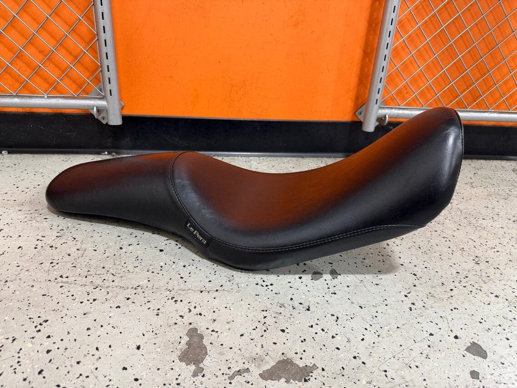 Le Pera Le Pera LePera Silhouette Smooth Black Vinyl Seat 2 Up Harley 2004-2005 Dyna FXD