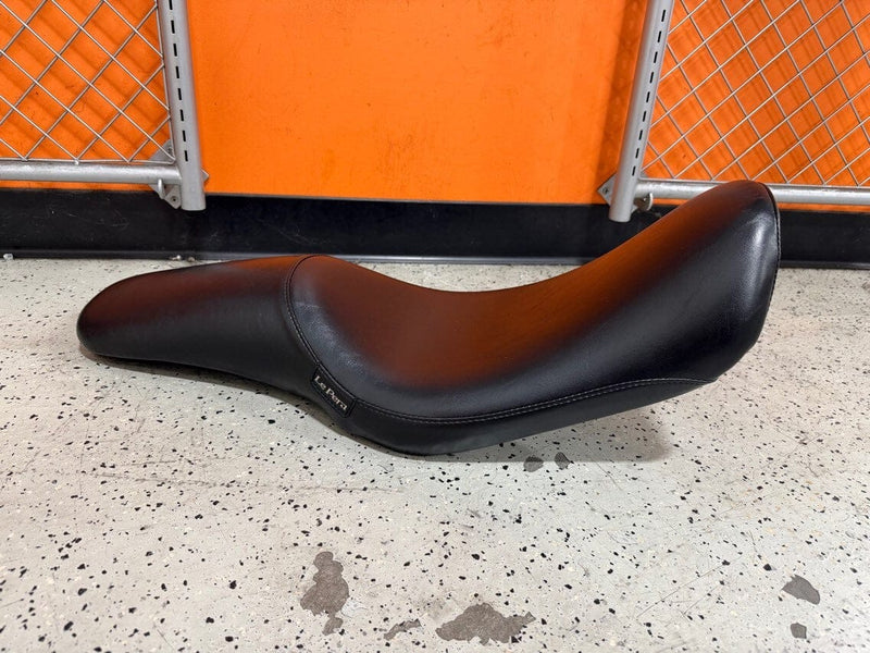 Le Pera Le Pera LePera Silhouette Smooth Black Vinyl Seat 2 Up Harley 2004-2005 Dyna FXD