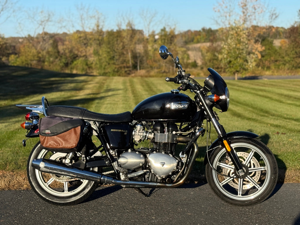 Triumph Motorcycle 2009 Triumph Bonneville SE 865cc 5 Speed Special Edition Old School Style! 7k Miles!!! $4995