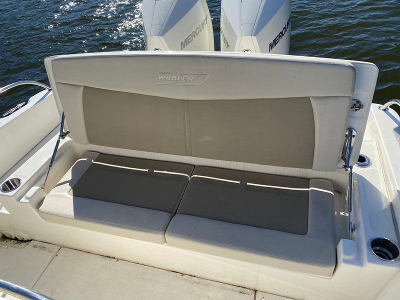 Boston Whaler Boat 2021 Boston Whaler Dauntless 270 CC Center Console Fishing Family Boat Twin V8 300's - $239,995