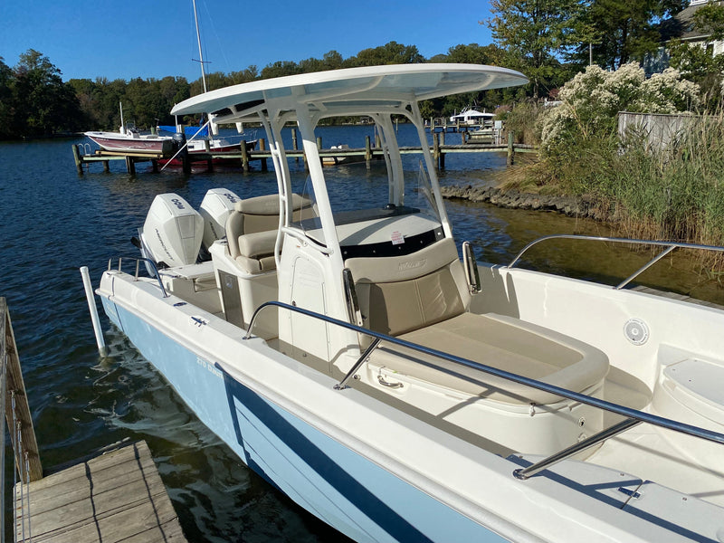 Boston Whaler Boat 2021 Boston Whaler Dauntless 270 CC Center Console Fishing Family Boat Twin V8 300's - $239,995