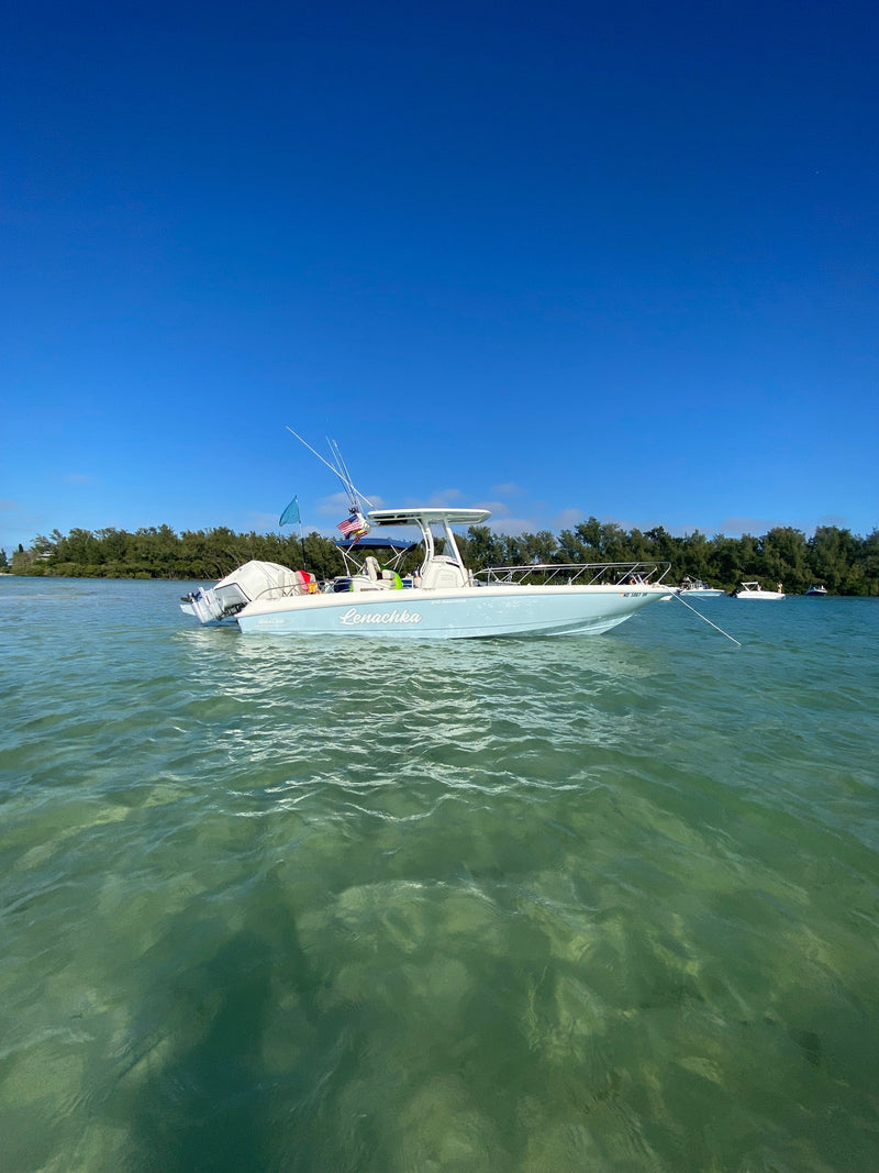 Boston Whaler Boat 2021 Boston Whaler Dauntless 270 CC Center Console Fishing Family Boat Twin V8 300's - $239,995